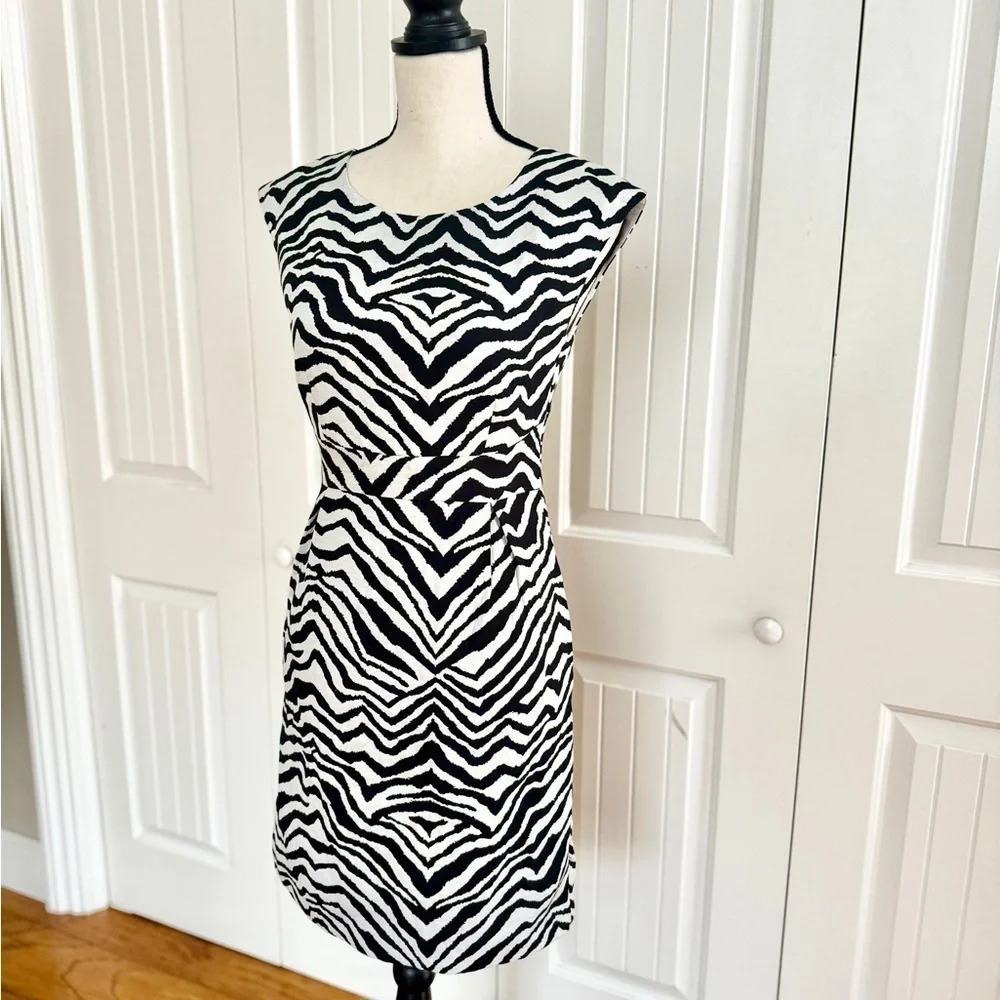 NWT Michael Kors Zebra Print Cut-Out Sheath Dress Mini Black White Size 4 - Picture 12 of 15
